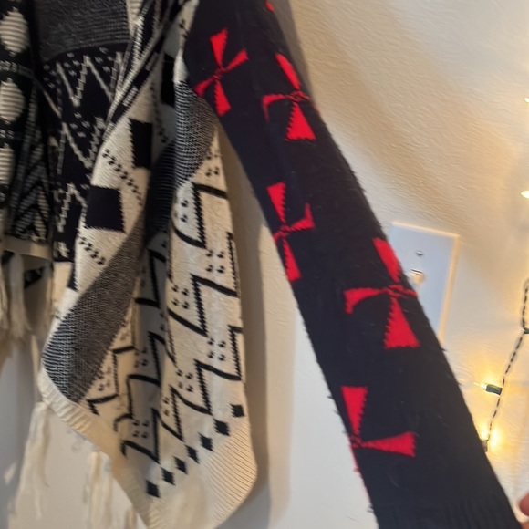 Wet Seal Knitted Cotton Shawl/Sweater with Sleeves - Picture 2 of 8